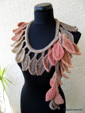 crochet scarf pattern "Atutmn Leaf Fall"